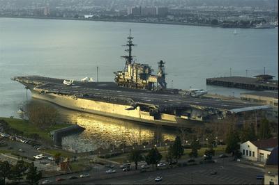 Midway Aircraft Carrier on The Aircraft Carrier Uss Midway Is Pictured At Navy Pier In Downtown