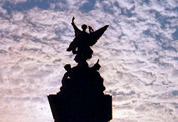 1987 ~ Queen Victoria Memorial, London, England